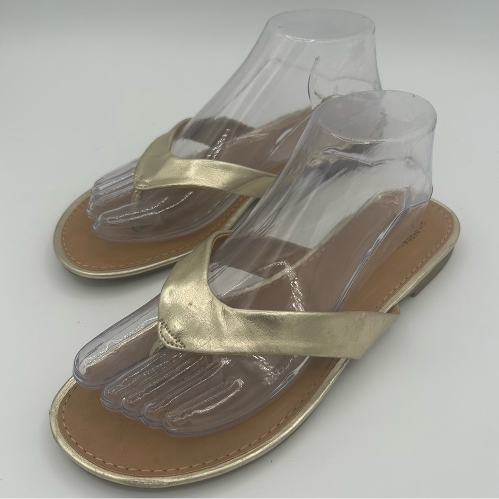 G.H. Bass & Co thong flipflop MetallicMinimalist QuietLuxury BohoChic ResortWear